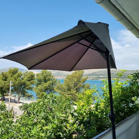 Apartment Mastrinka By The Sea -10M Trogir Exterior foto
