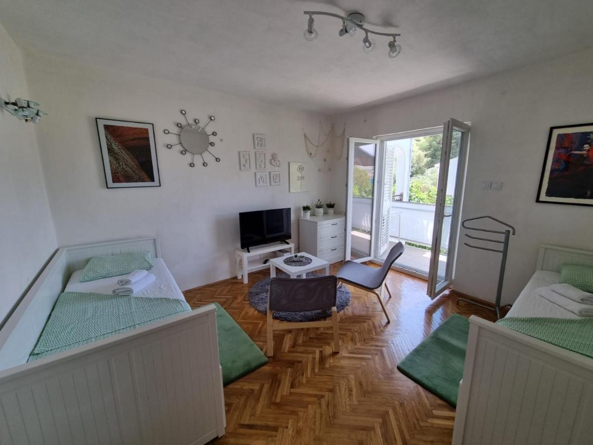 Apartment Mastrinka By The Sea -10M Trogir Exterior foto